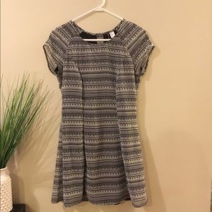 H&M Short Sleeve Pattern Midi Dress